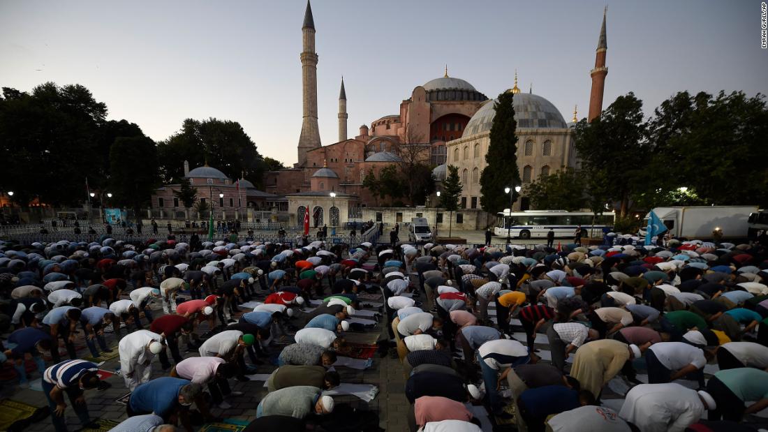 Hagia Sophia: paus Franciscus “zeer bedroefd” als Turkije museum in moskee verandert