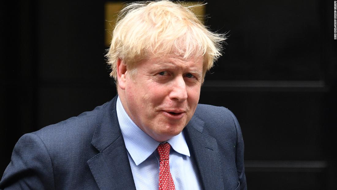 UK schorst Hong Kong uitleveringsverdrag en breidt China-wapenembargo uit naar de stad