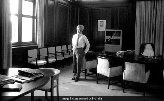 29 jaar na Watershed Budget plaatst het congres een teruggegooide foto van Manmohan Singh op Instagram