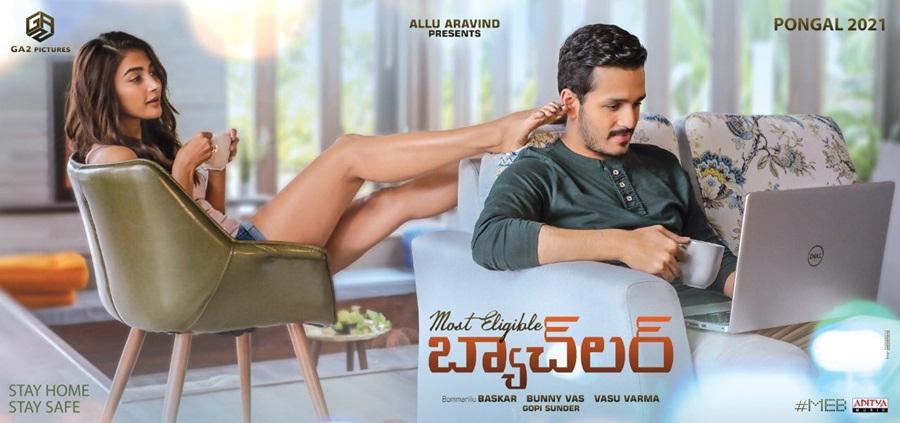 Pooja Hegde’s eerste blik van Most Eligible Bachelor: Akhil Akkineni-fans plagen Samantha Akkineni voor haar regressieve commentaar