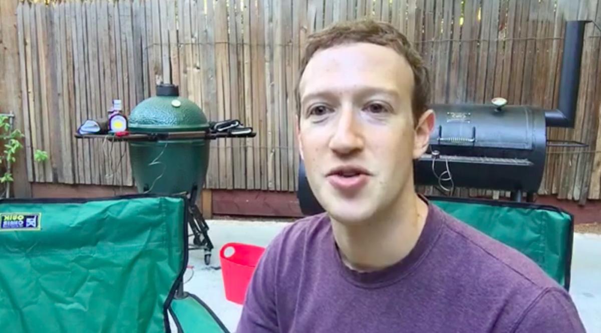 Feitcontrole: oude Facebook live video gedeeld als Mark Zuckerberg vlees grilt tijdens Big Tech-hoorzitting