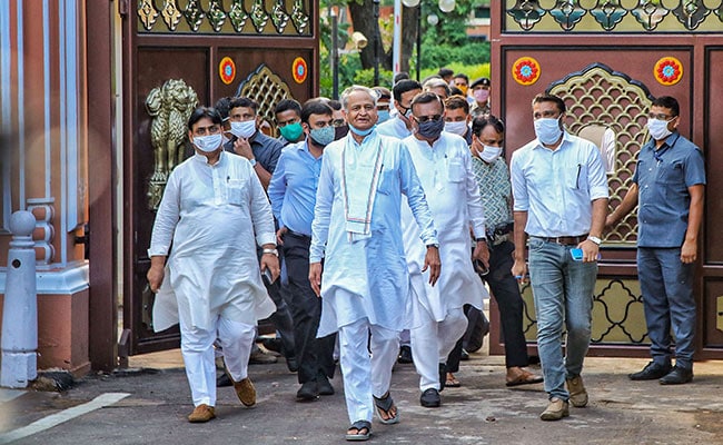 Ashok Gehlot claimt dubbele standaarden in het verzet van BJP tegen de fusie van MLA’s