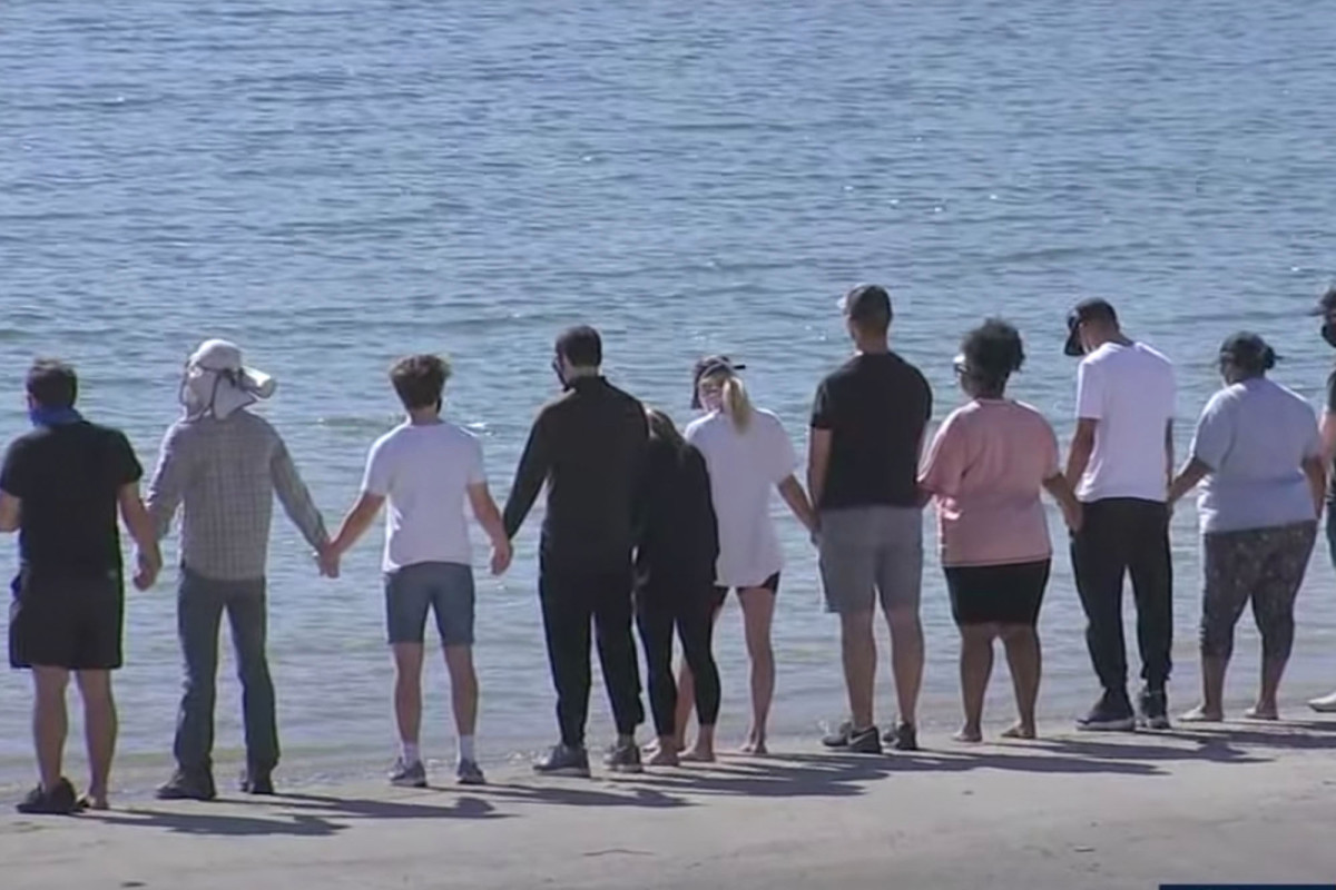 ‘Glee’-ster Heather Morris rouwt om de familie van Naya Rivera aan het Piru-meer