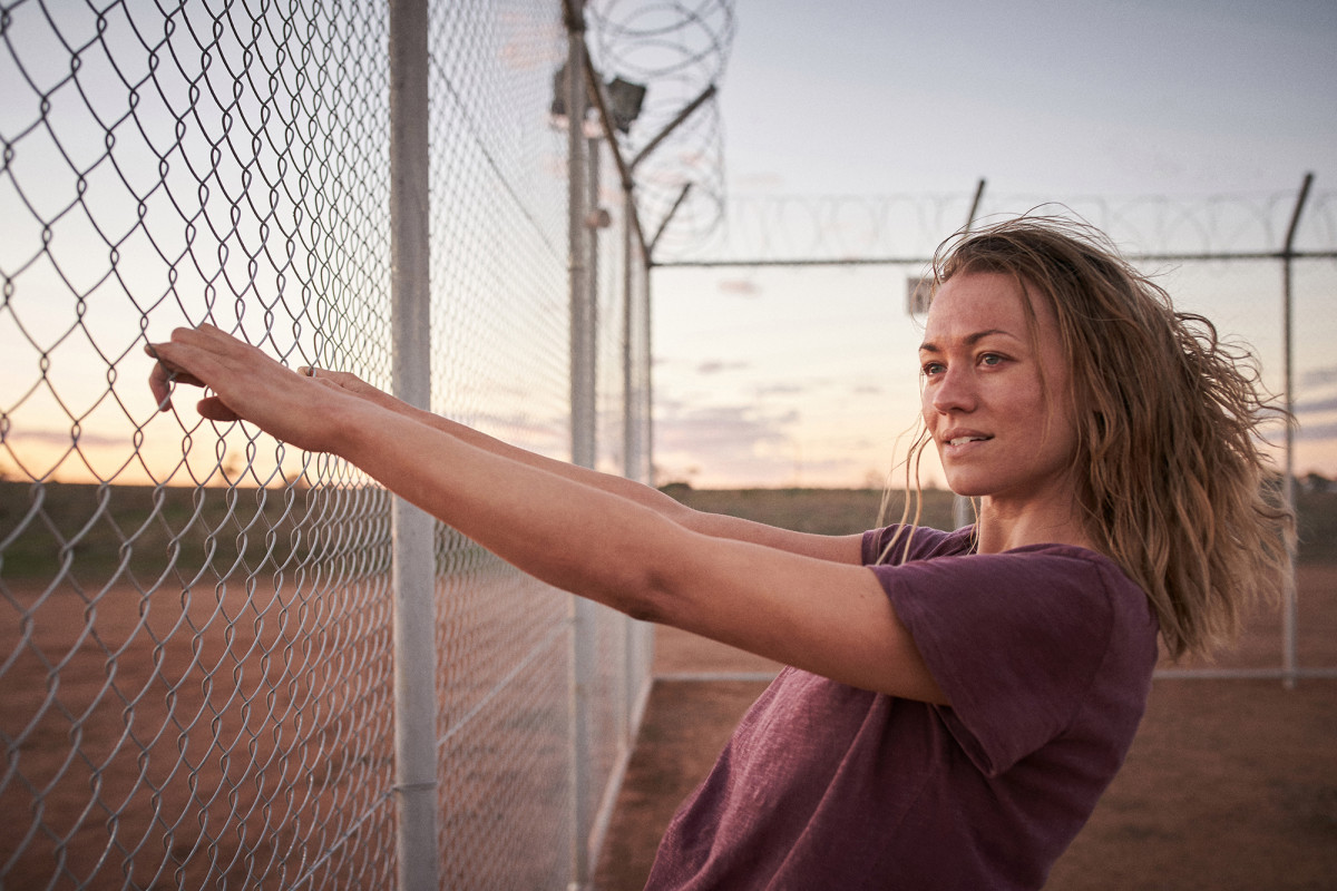 ‘Handmaid’s Tale’ ster Yvonne Strahovski springt van Gilead naar ‘Stateless’