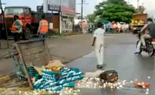 Indore Egg Sellers-winkelwagen omvergeworpen naar verluidt meer dan Rs 100 steekpenningen