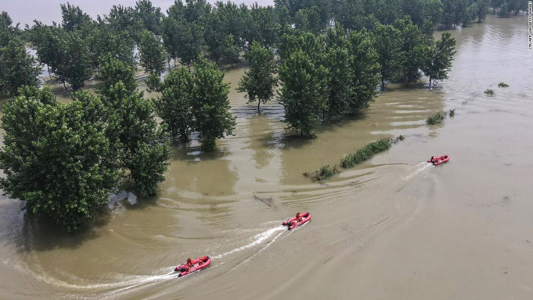 ‘Alles is weg.’  Overstromingen in China ruïneren boeren en riskeren stijgende voedselprijzen