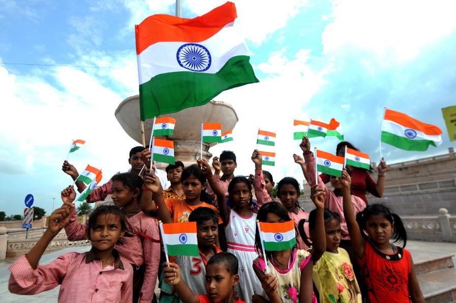 Onafhankelijkheidsdag 2020: Bollywood-beroemdheden Priyanka Chopra, Amitabh Bachchan, Hrithik Roshan wensen India