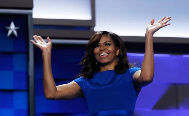Michelle Obama opent democratische conventie terwijl Donald Trump de partij wil verwennen