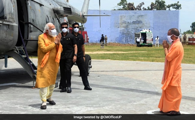 Aditya Yoginath Trends op Twitter terwijl PM Modi de naam van Memes nieuw leven inblaast