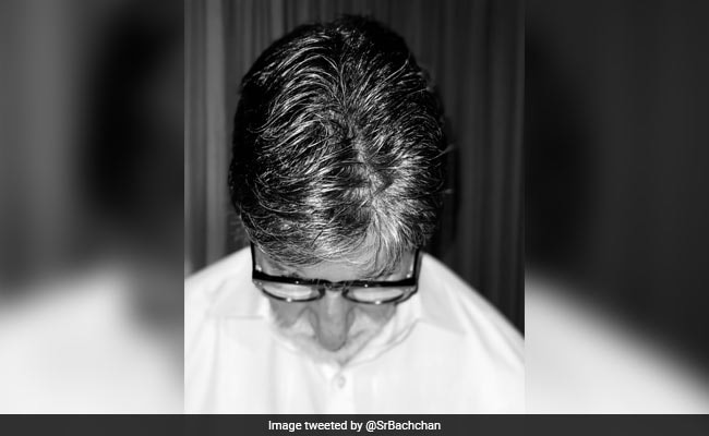 De tweet van Amitabh Bachchan na de dood van Amar Singh zegt het zonder woorden