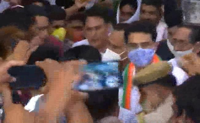 Het uitzenden van meningen binnen de partij is geen opstand, zegt Sachin-piloot, terug in Jaipur