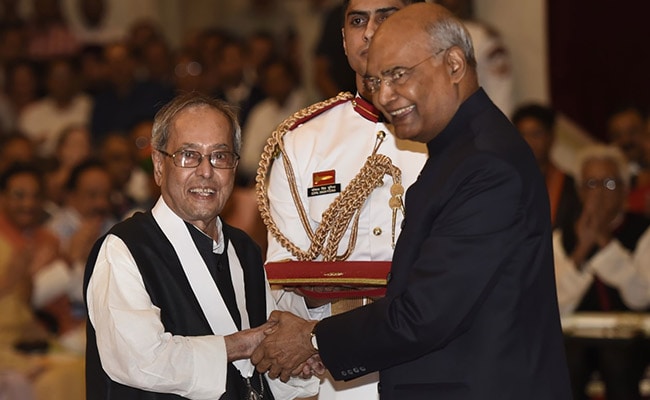 Pranab Mukherjee in ziekenhuis, dochter Sharmistha Mukherjee herinnert zich de gelukkigste dag een jaar geleden
